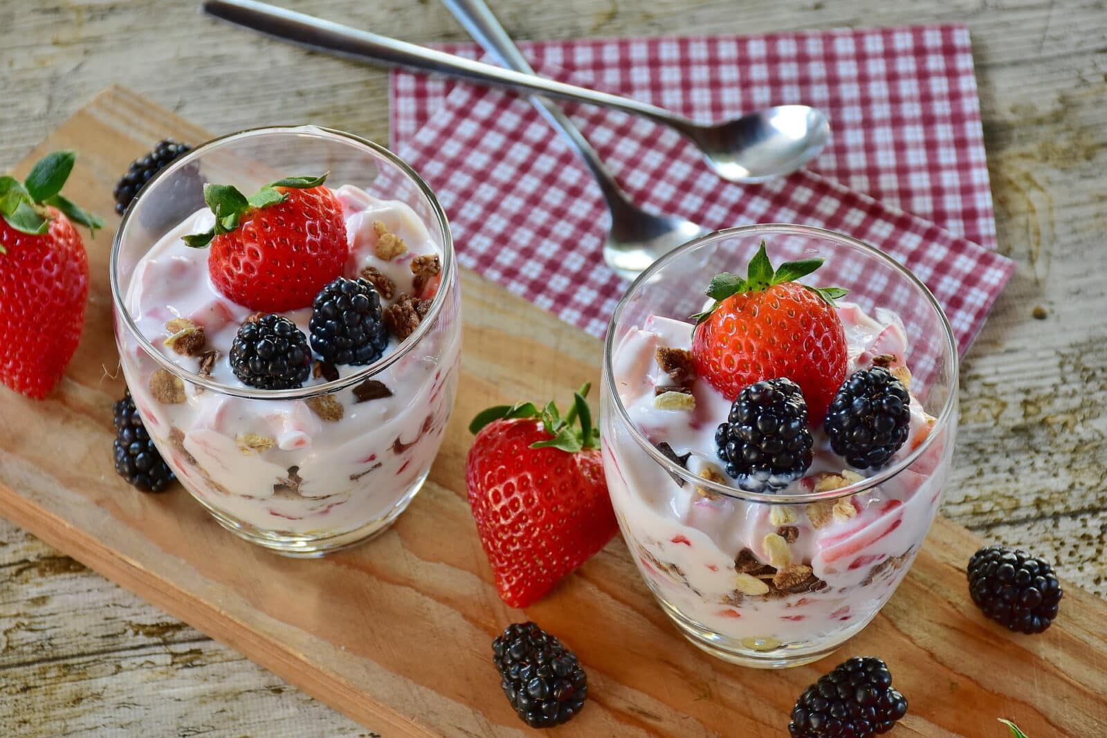 Summer berry yoghurt made in a rice cooker