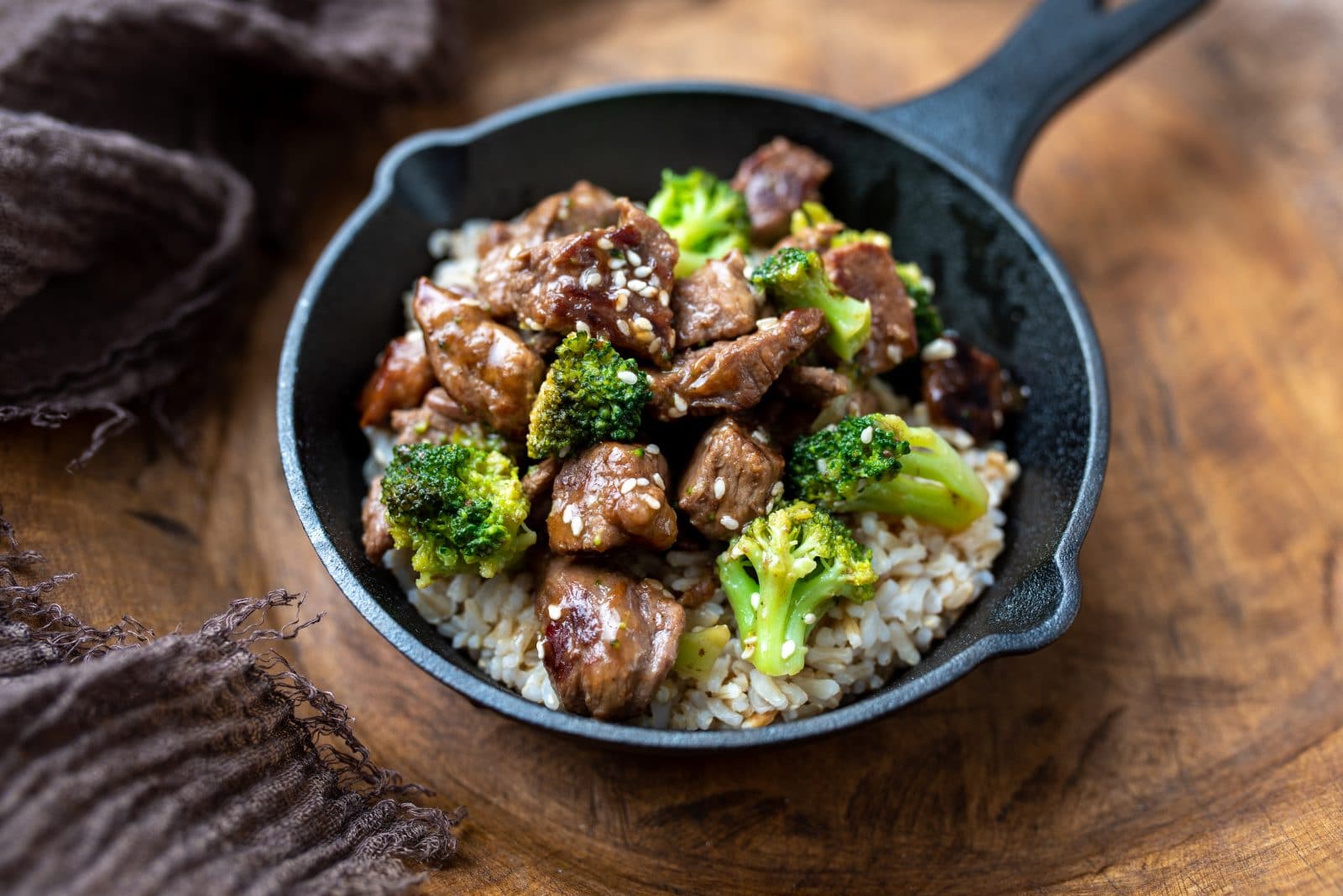Beef and broccoli with white rice