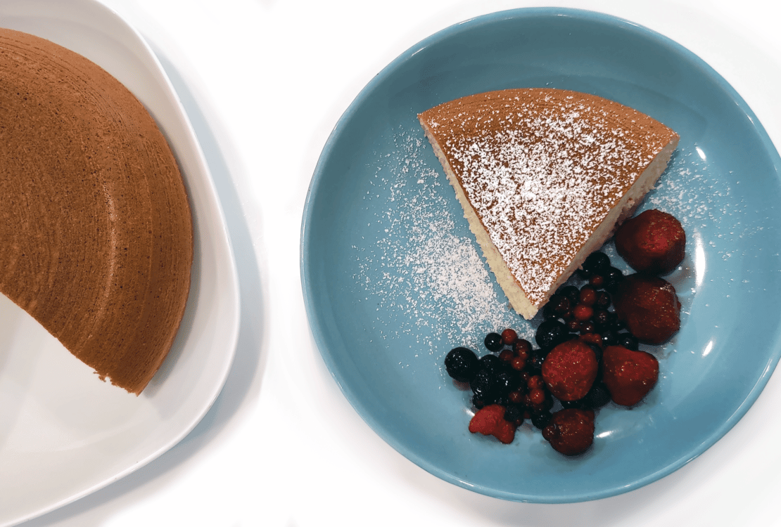 Japanese pancake with berries