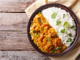 COCONUT AND TAMARIND PRAWN CURRY